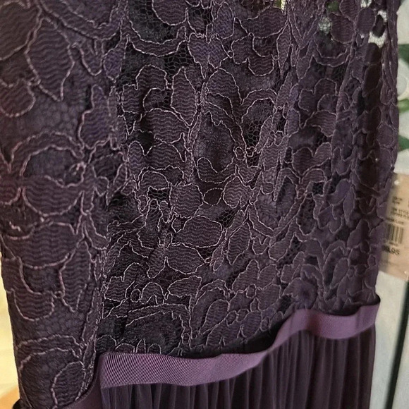David’s Bridal body lace plum dress size 4 - Picture 10 of 16